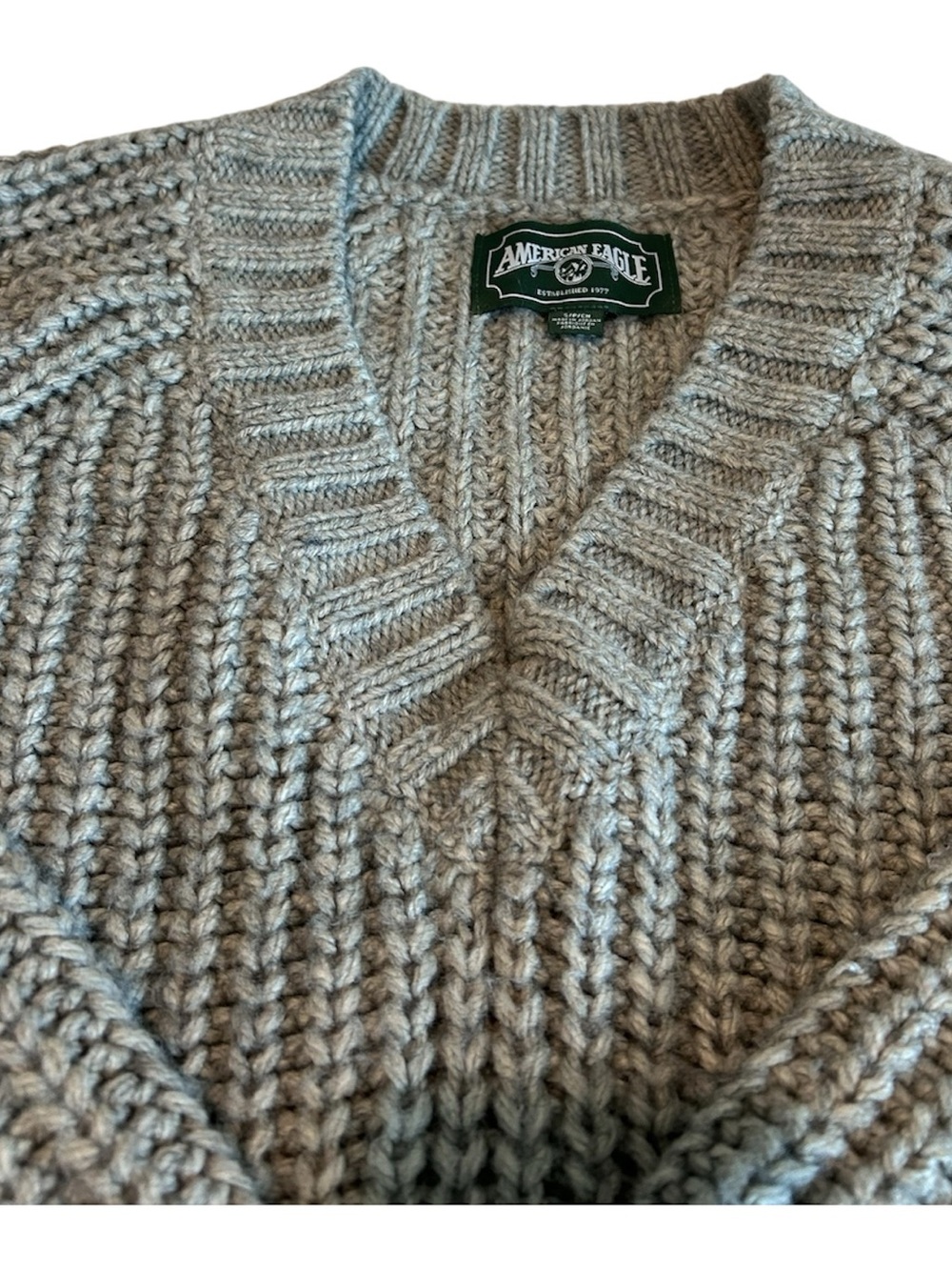 American Eagle Outfitters V-Neck Chunky Knit Sweater - Picture 4 of 7